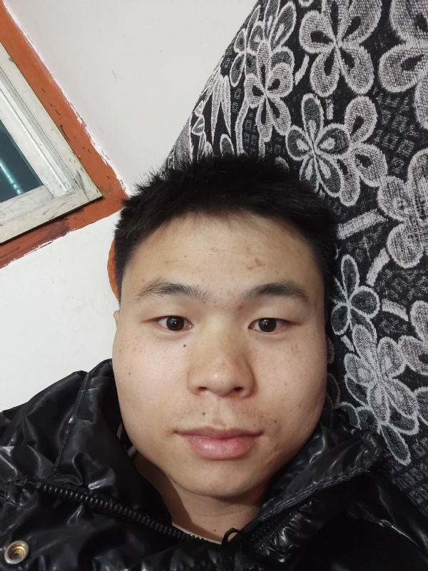 麒麟区幼儿园扛把子的第三张照片--罗平闪婚服务中心